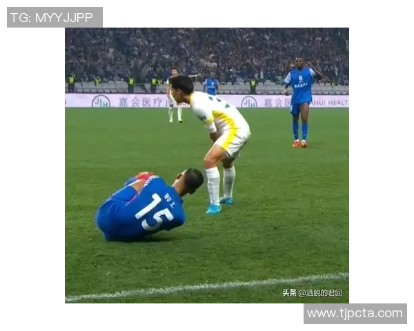 申花主场防守失误致对手凌空垫射扳平比分令人失望 申花主场防守失误致对手凌空垫射扳平比分令人失望