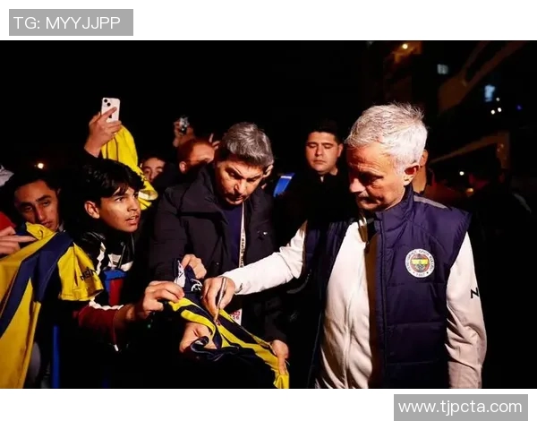 费内巴切关注桑乔计划冬窗引援交易希望达成协议