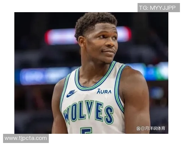 爱德华兹首节表现抢眼9投4中砍下12分并贡献前场板与防守数据 爱德华兹首节表现抢眼9投4中砍下12分并贡献前场板与防守数据