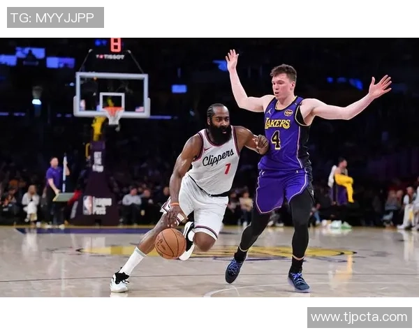 哈登季前赛表现低迷场均仅得6分助攻77次命中率惨淡引发热议