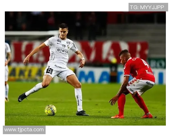 西汉姆联引援圣吉罗斯前锋戴维前景不明球员渴望留在欧冠舞台