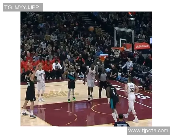 米切尔首节独得13分表现抢眼但失误和犯规略显频繁