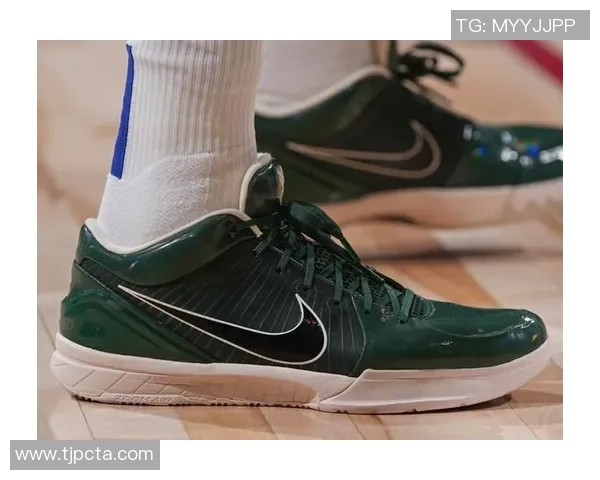 前NBA球员富尼耶推出两款专属Kobe4配色颜值如何一探究竟