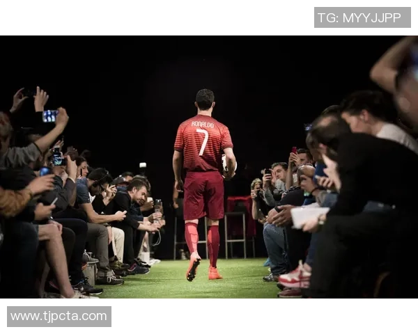 耐克宣布不为C罗推出世界杯专属战靴引发热议 耐克宣布不为C罗推出世界杯专属战靴引发热议