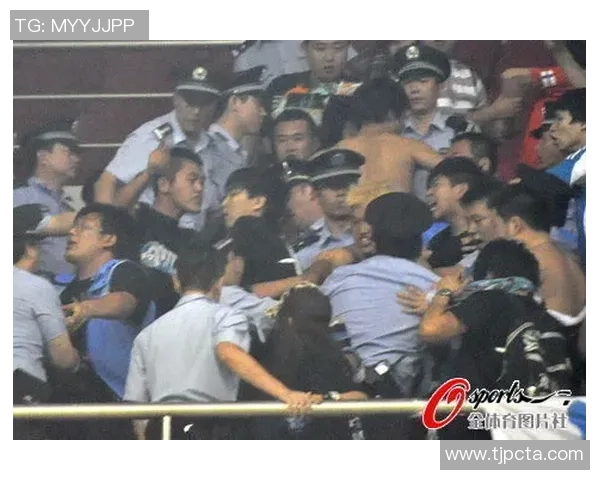 科隆球迷称入场遭裸体检查警方坚决否认这一指控