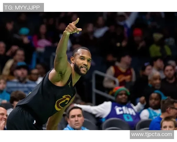 阿特金森称赞莫布里接球位置改善能在包夹中迅速做出分球反应 阿特金森称赞莫布里接球位置改善能在包夹中迅速做出分球反应