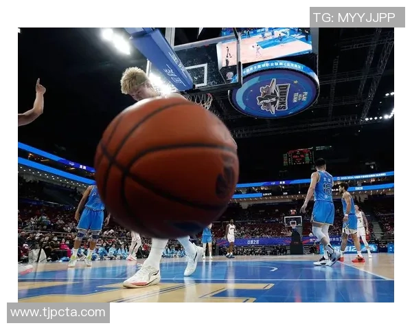 CBA常规赛第15轮最佳阵容揭晓洛夫顿赵嘉义等球员表现出色引发关注