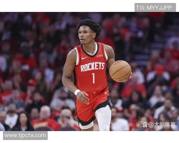 双塔组合表现出色小莫布里与阿伦半场联手贡献15分8篮板助力球队 双塔组合表现出色小莫布里与阿伦半场联手贡献15分8篮板助力球队