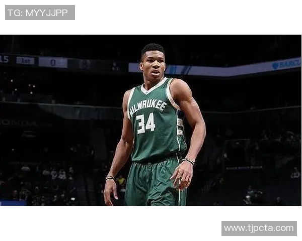 阿德尔曼批评C约翰逊放弃投篮以迎合球队风格的做法