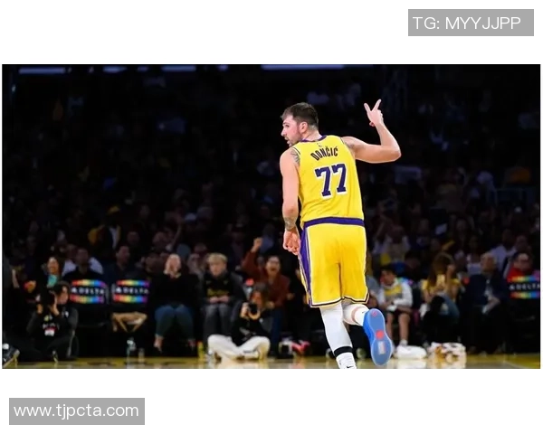 杰西巴斯直言在湖人队遭遇敌意感受后妈身份的压力与挑战